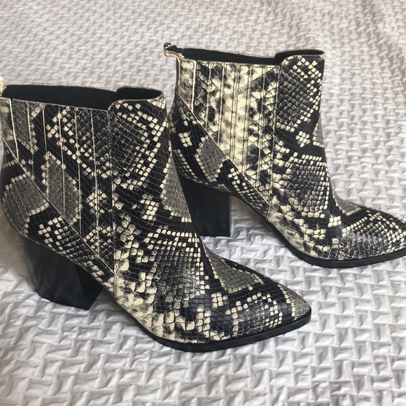 Marc Fisher LTD Alva Bootie - Picture 3 of 16